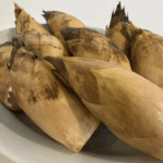 若筍の素揚げ　レモン添え