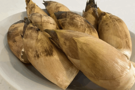 若筍の素揚げ　レモン添え